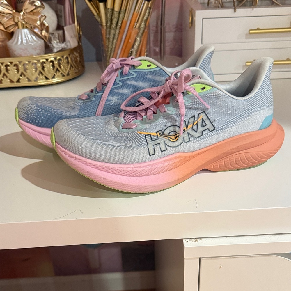 Hoka women’s Mach 6